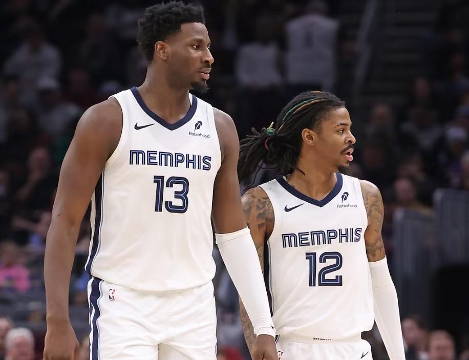 费城76人豪取连胜备战欧超杯孟菲斯灰熊围绕CBA季后赛再遭质疑之后，奥兰多魔术围绕CBA常规赛强势反弹的简单介绍