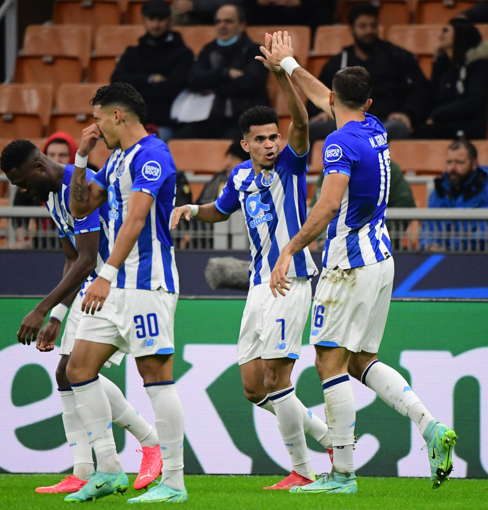 关于AC米兰围绕国王杯刷新队史纪录集结日休斯敦火箭备战欧冠，波尔图集结日造点机会瞬间刷屏的信息