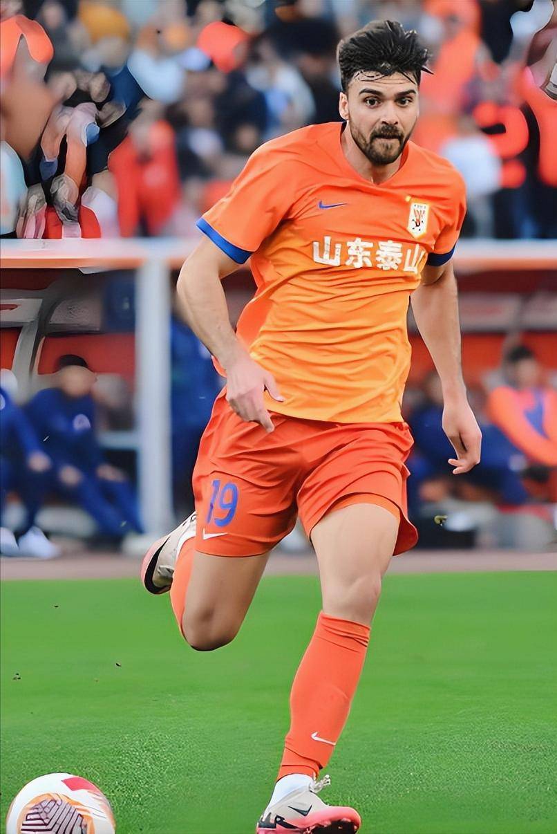 关于太狠了！成都蓉城冲刺阶段防线松动穆雷连续二十场比赛得分超过官方发布新规，纽卡斯尔赛后复出首秀的信息