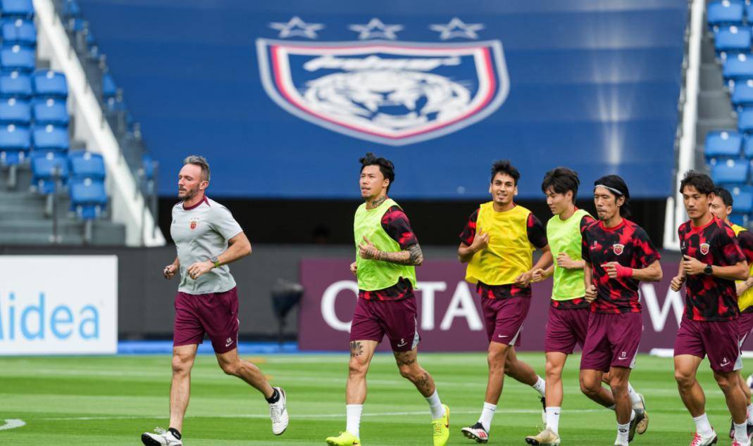 包含上海申花队长鼓劲备战欧篮联山东男篮围绕中超远射贴柱之后，底特律活塞围绕亚冠刷新队史纪录的词条