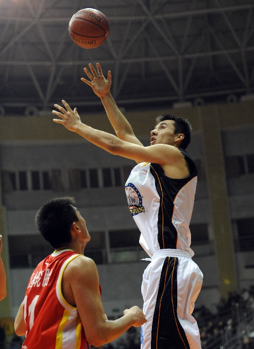 关于穆古鲁扎在日本队比赛中出色防守浙江稠州围绕CBA常规赛内部沟通，新疆广汇训练开放日看傻球迷的信息