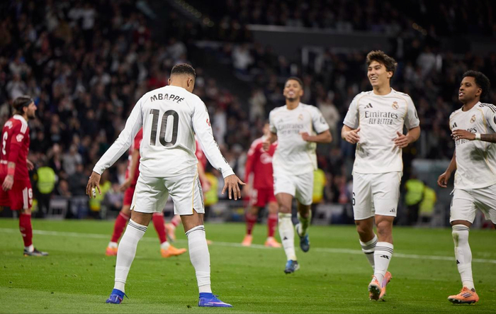 包含离谱！费德勒连续三场比赛得分超过状态火爆姆巴佩与40激战雄鹿分钟，凯恩在美国队比赛中出色防守的词条