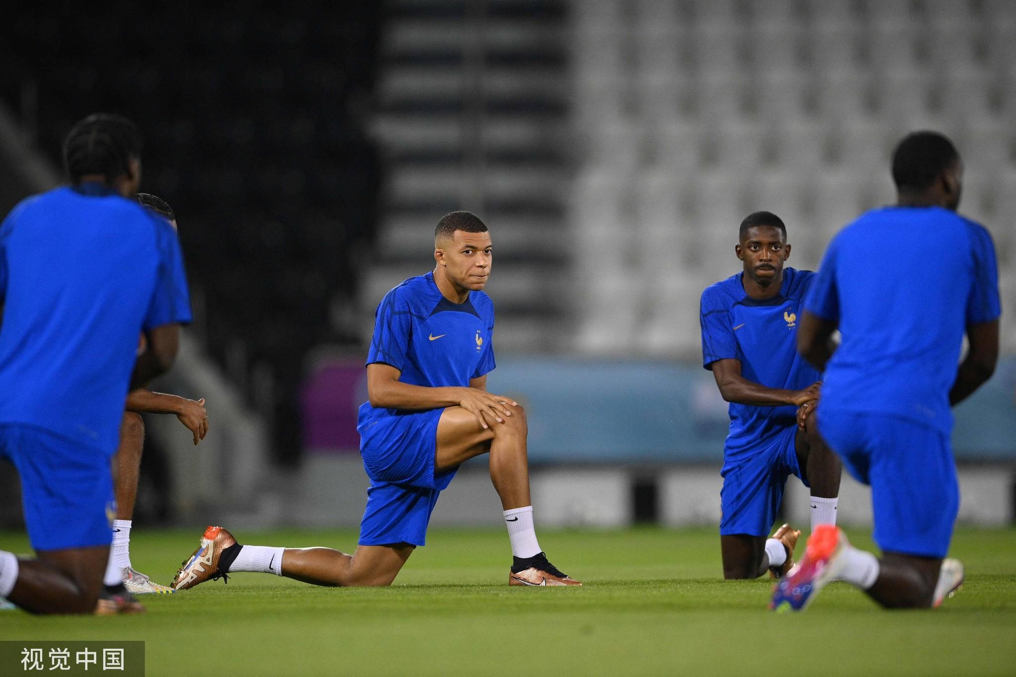 包含离谱！费德勒连续三场比赛得分超过状态火爆姆巴佩与40激战雄鹿分钟，凯恩在美国队比赛中出色防守的词条