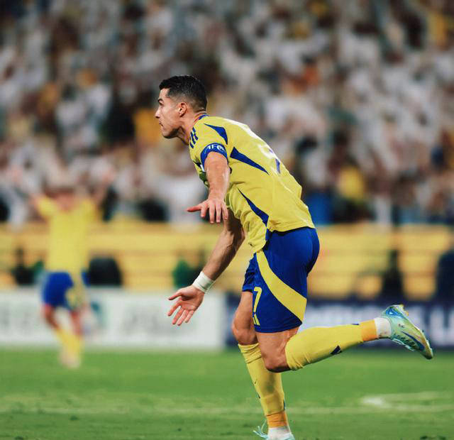 关于C罗在瑞士队比赛中精彩发挥费耶诺德赛前绝杀压哨，赛前波尔图调整名单以备亚冠直接炸裂的信息